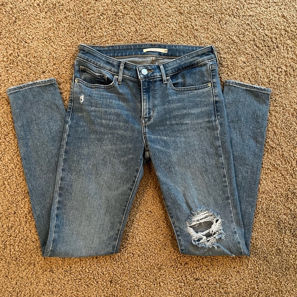 Levi’s 711 Ripped Skinny Jeans 28”